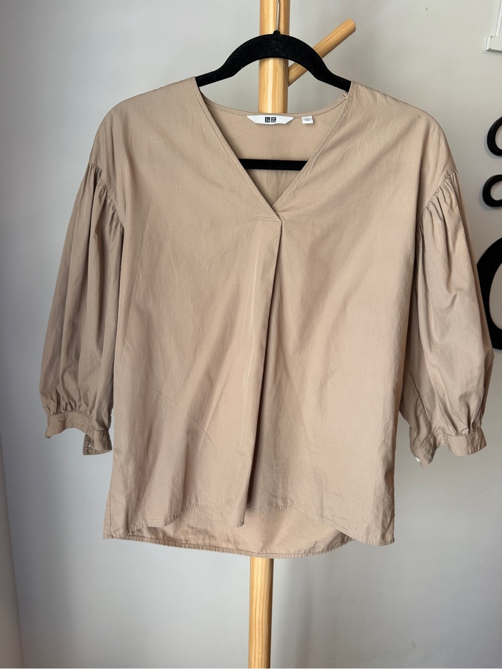 Uniqlo V Neck Puff Sleeve Blouse Women’s Small Top Capsule
